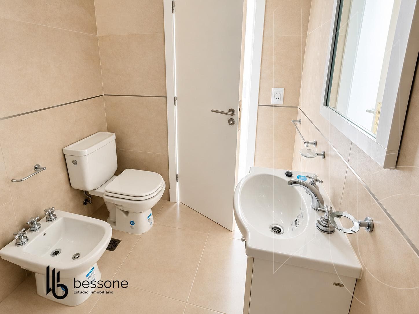 2-Room Apartment for Rent in Chauvin