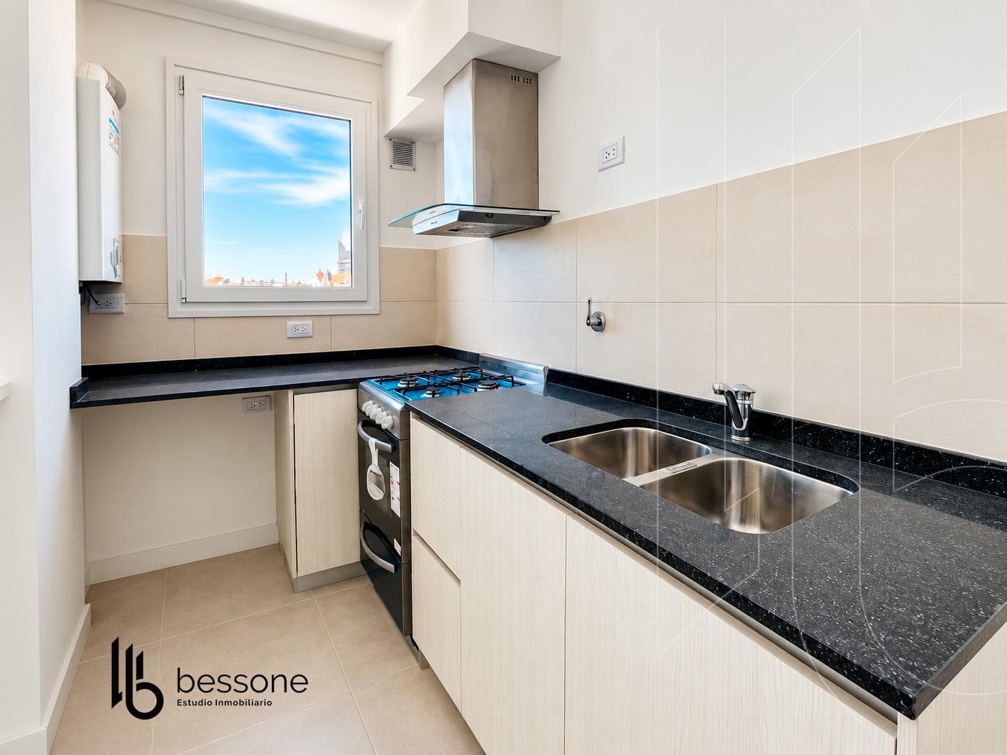 2-Room Apartment for Rent in Chauvin