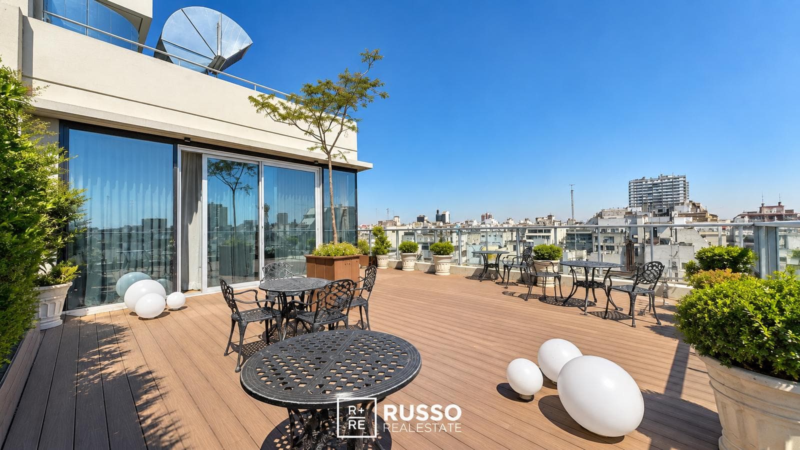 OFFICE FOR SALE WITH RENTAL INCOME IN A CORPORATE BUILDING WITH AMENITIES - TRIBUNALES