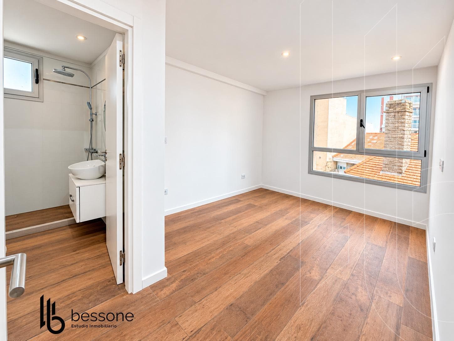 Exclusive 3-Room Apartment with Views of the Ocean and the Casino