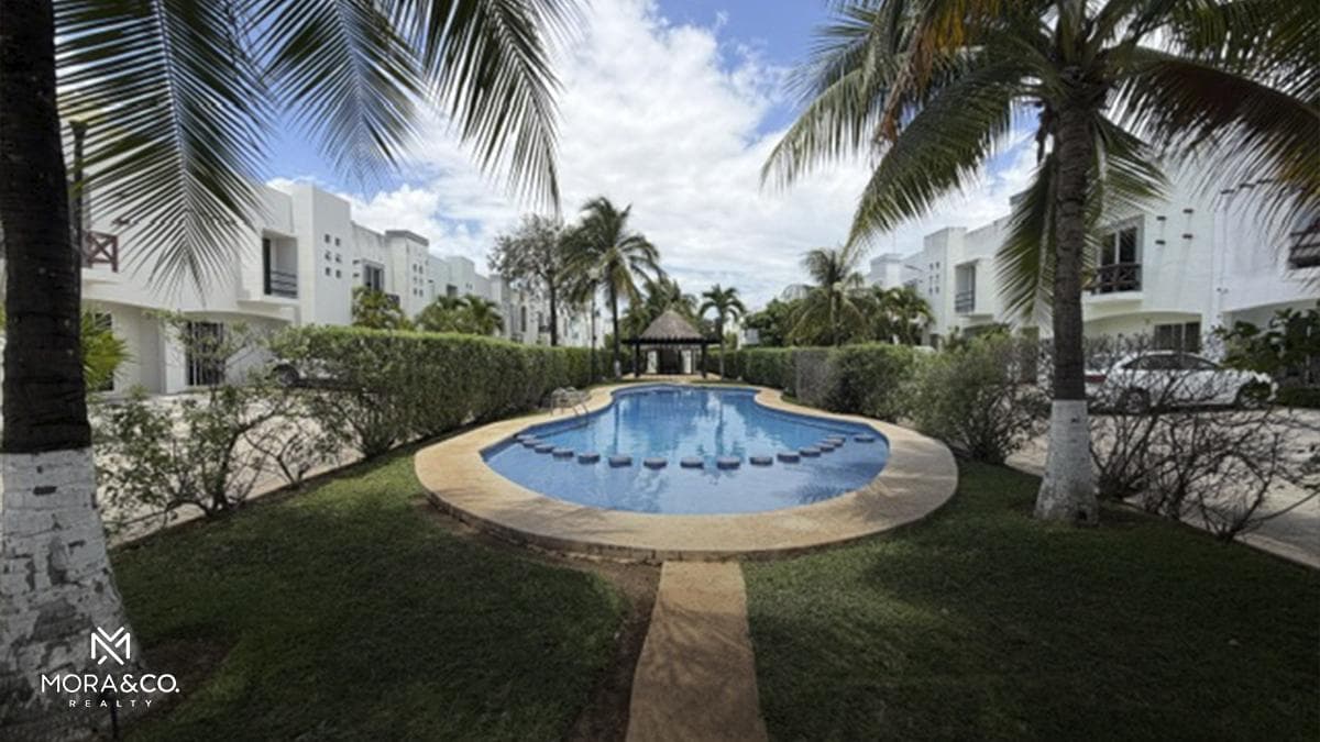 Casa en Renta en Residencial Caracol | 3 Recámaras, Estudio y Alberca