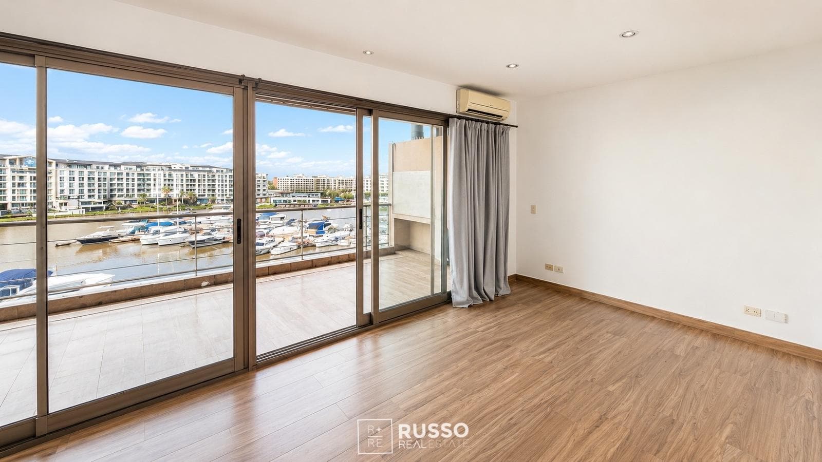 APARTMENT FOR RENT, SUITABLE FOR PROFESSIONALS, WITH UNOBSTRUCTED VIEW OF THE BAY | PARKING SPACE | NORDELTA