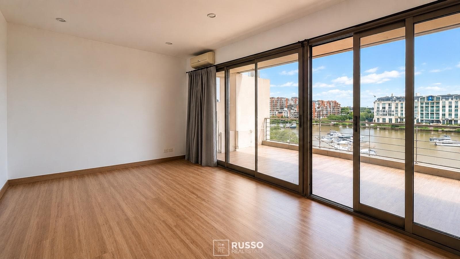 APARTMENT FOR RENT, SUITABLE FOR PROFESSIONALS, WITH UNOBSTRUCTED VIEW OF THE BAY | PARKING SPACE | NORDELTA
