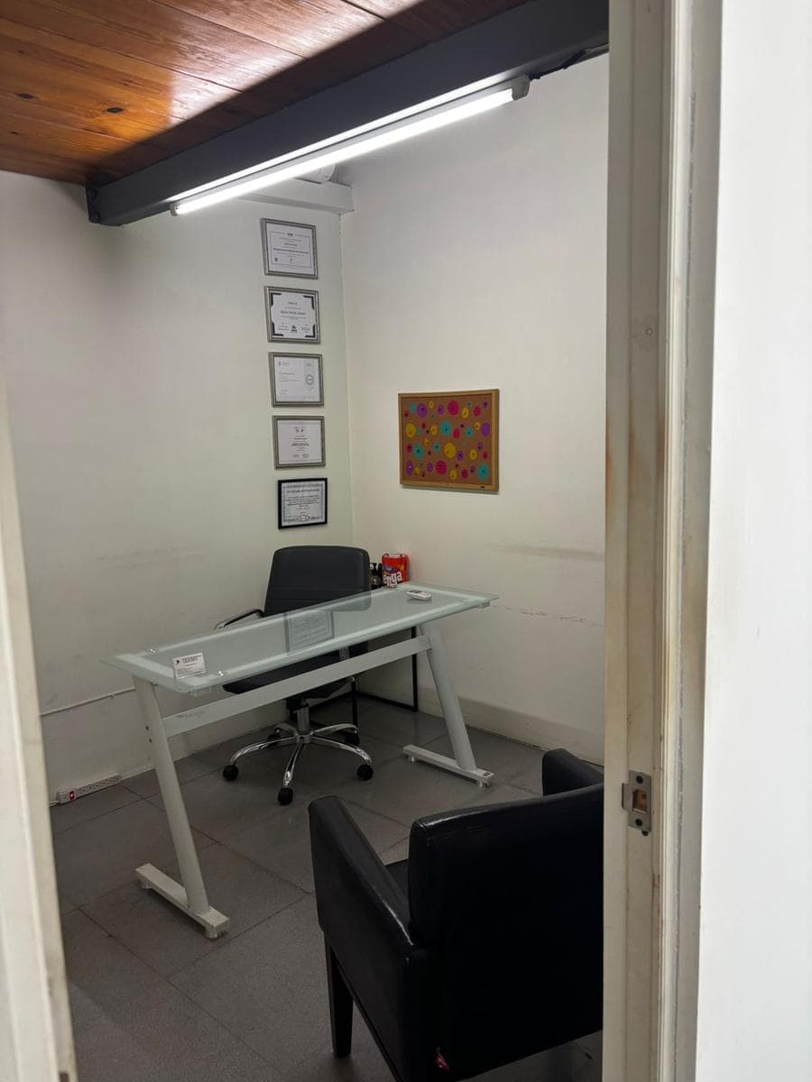 FOR RENT: 89 m² commercial space with offices and a storage area at PLAZA PALMARES SUR, MONTERREY National Highway