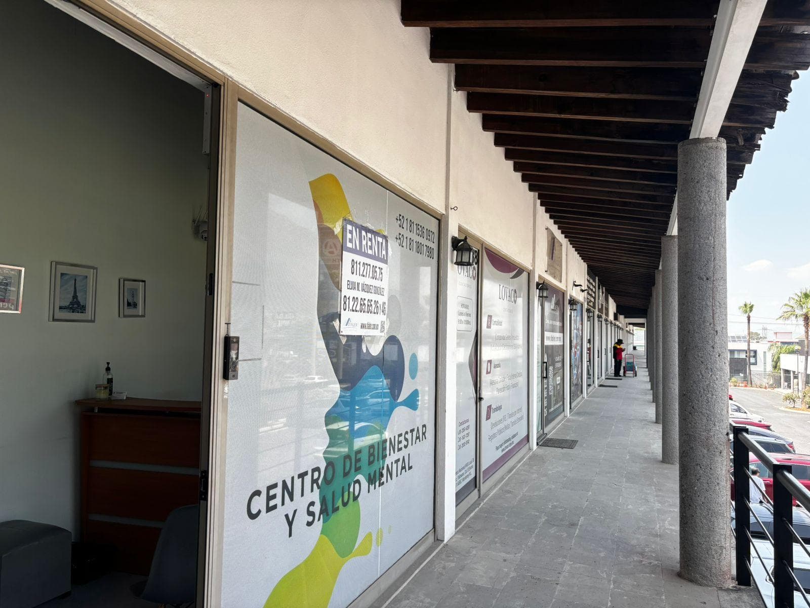 FOR RENT: 89 m² commercial space with offices and a storage area at PLAZA PALMARES SUR, MONTERREY National Highway