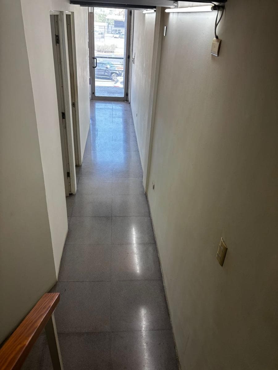 FOR RENT: 89 m² commercial space with offices and a storage area at PLAZA PALMARES SUR, MONTERREY National Highway