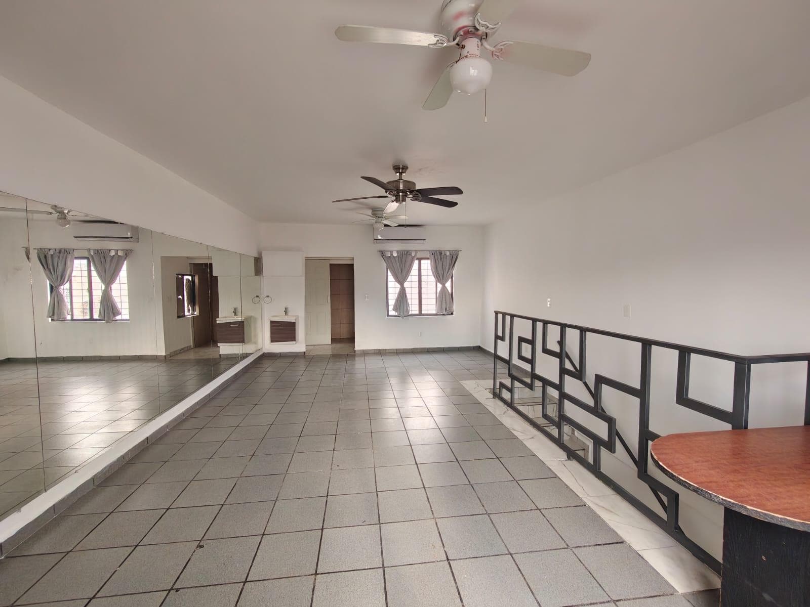 Office Space for Rent on the Upper Floor // Downtown Monterrey