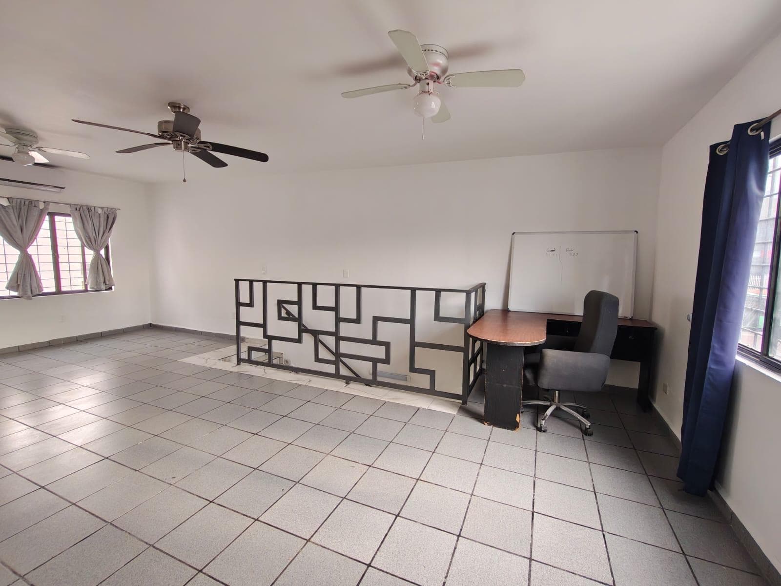 Office Space for Rent on the Upper Floor // Downtown Monterrey