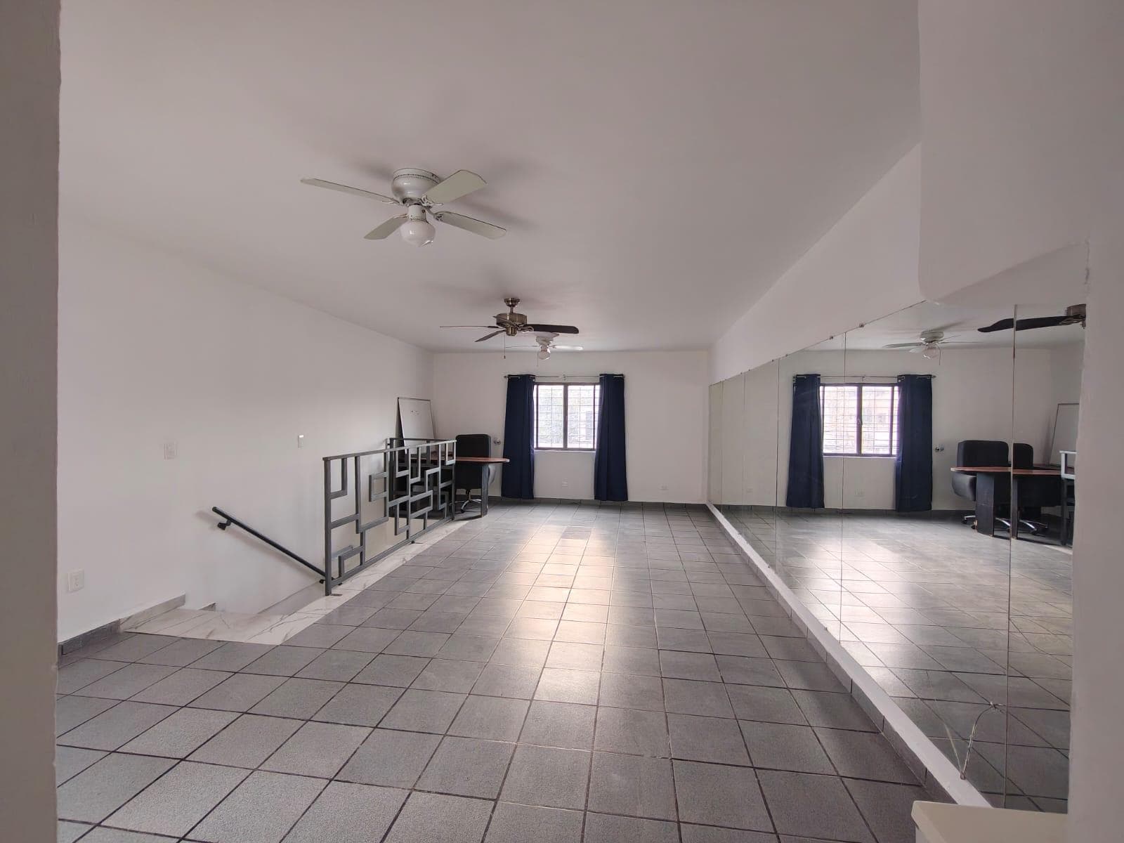 Office Space for Rent on the Upper Floor // Downtown Monterrey