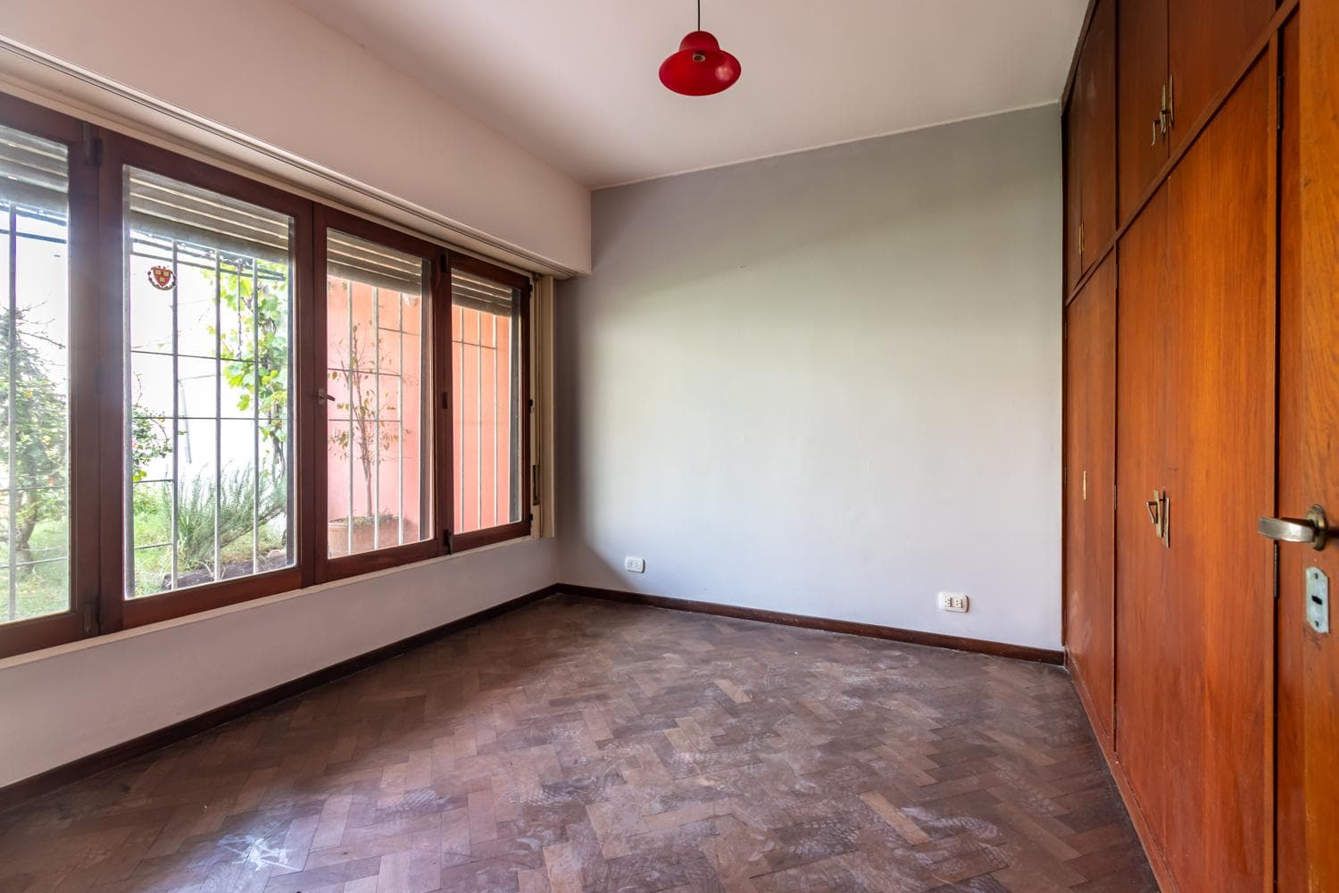 House for sale in Laprida, 3200 square meters, garden, pool
