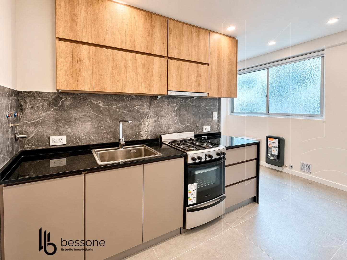 3-Room Apartment in Plaza Colón
