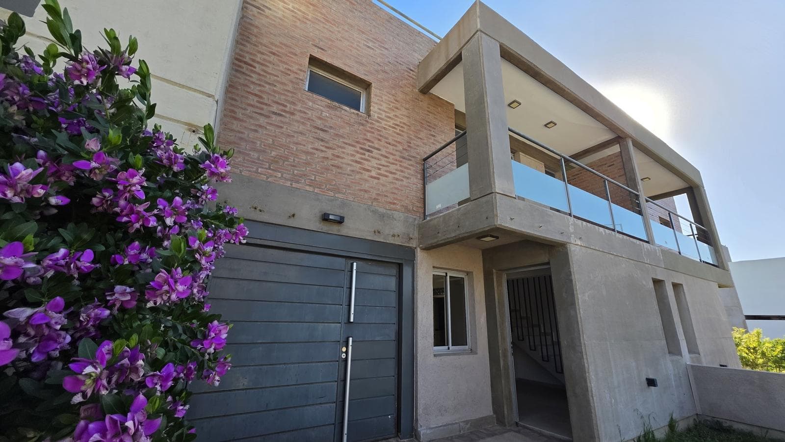 3-bedroom duplex for rent in Cañuelas Chico, with a patio and garage