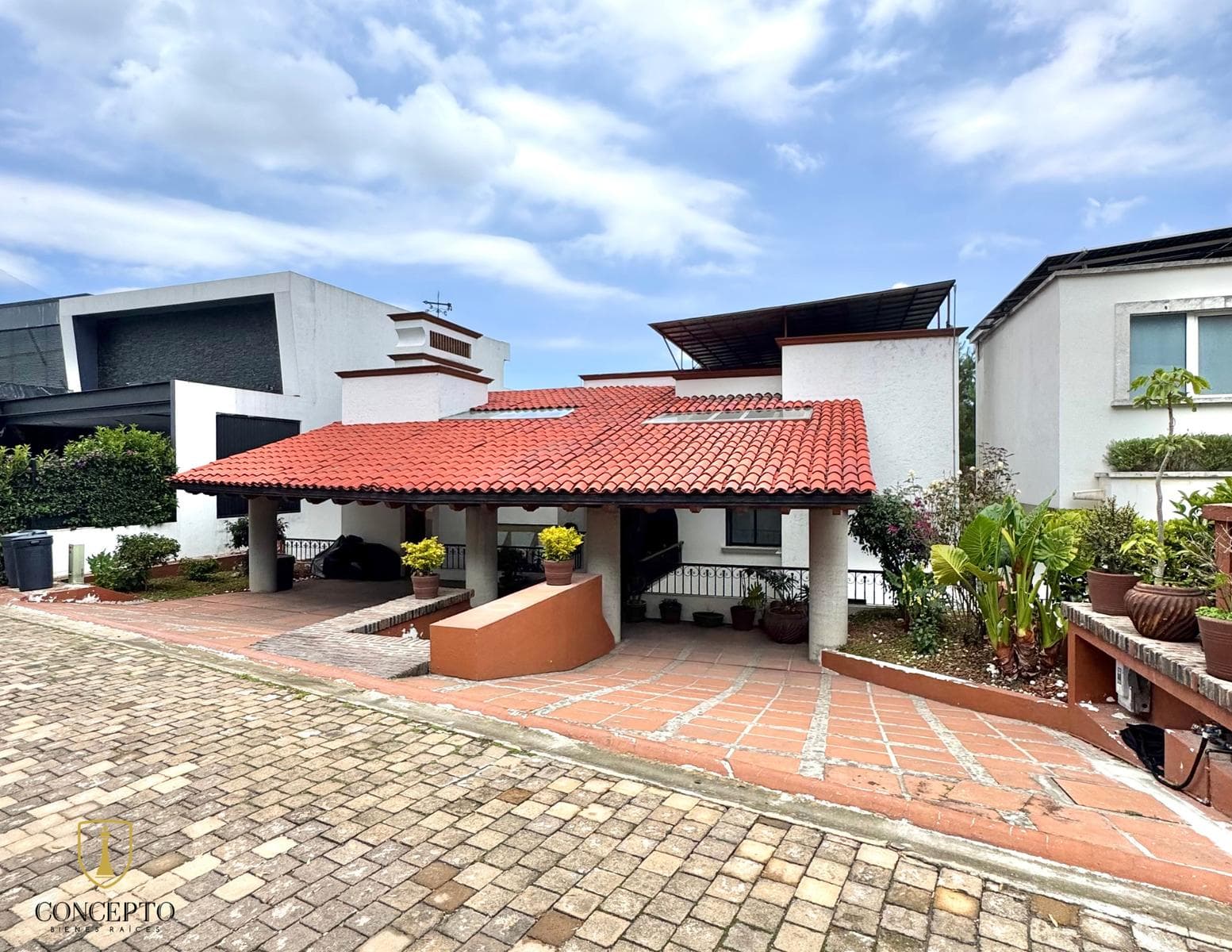 Valle de Bravo-style House at Encinos Golf Club