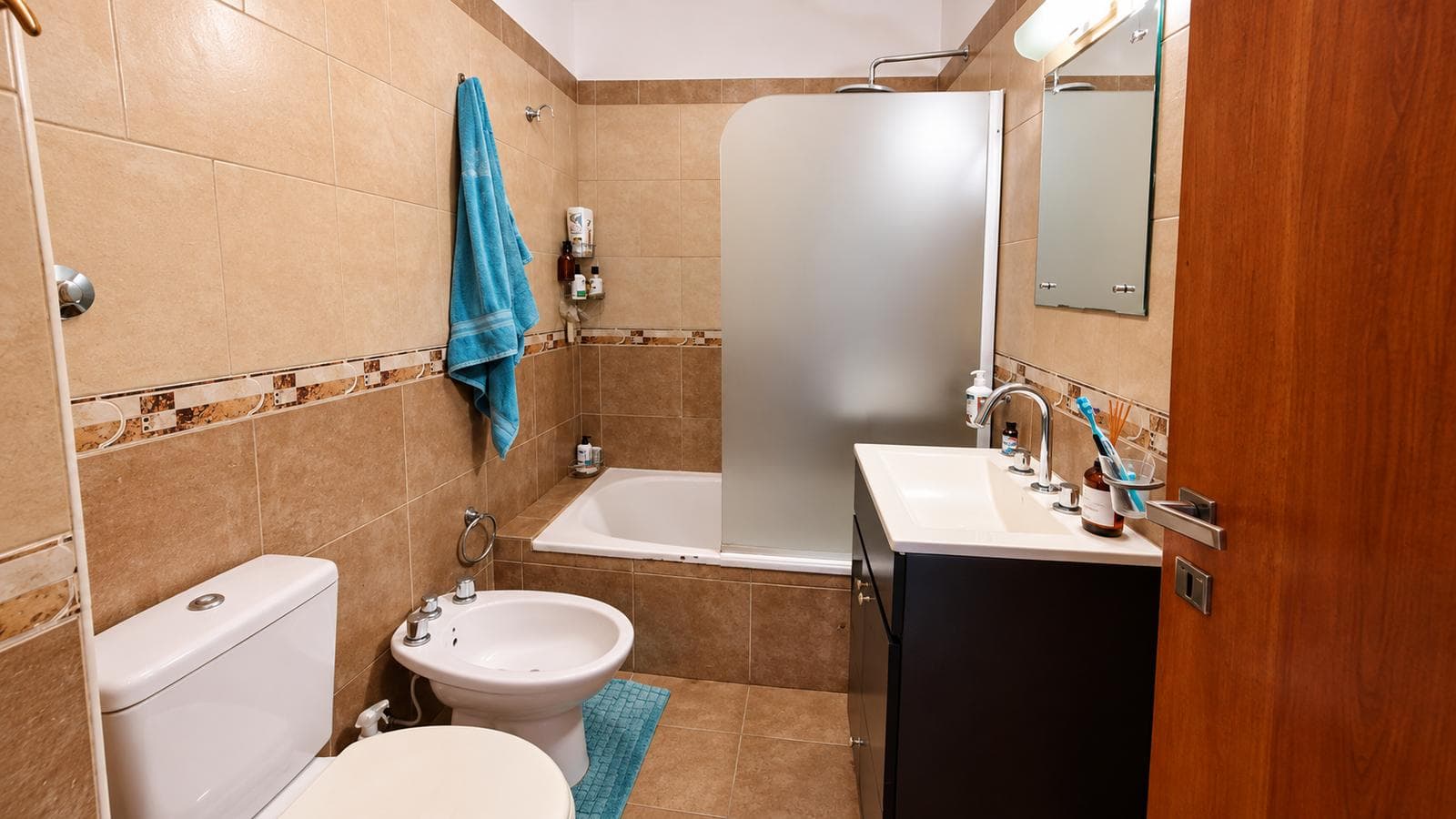 2-room apartment with garage for sale in downtown Morón