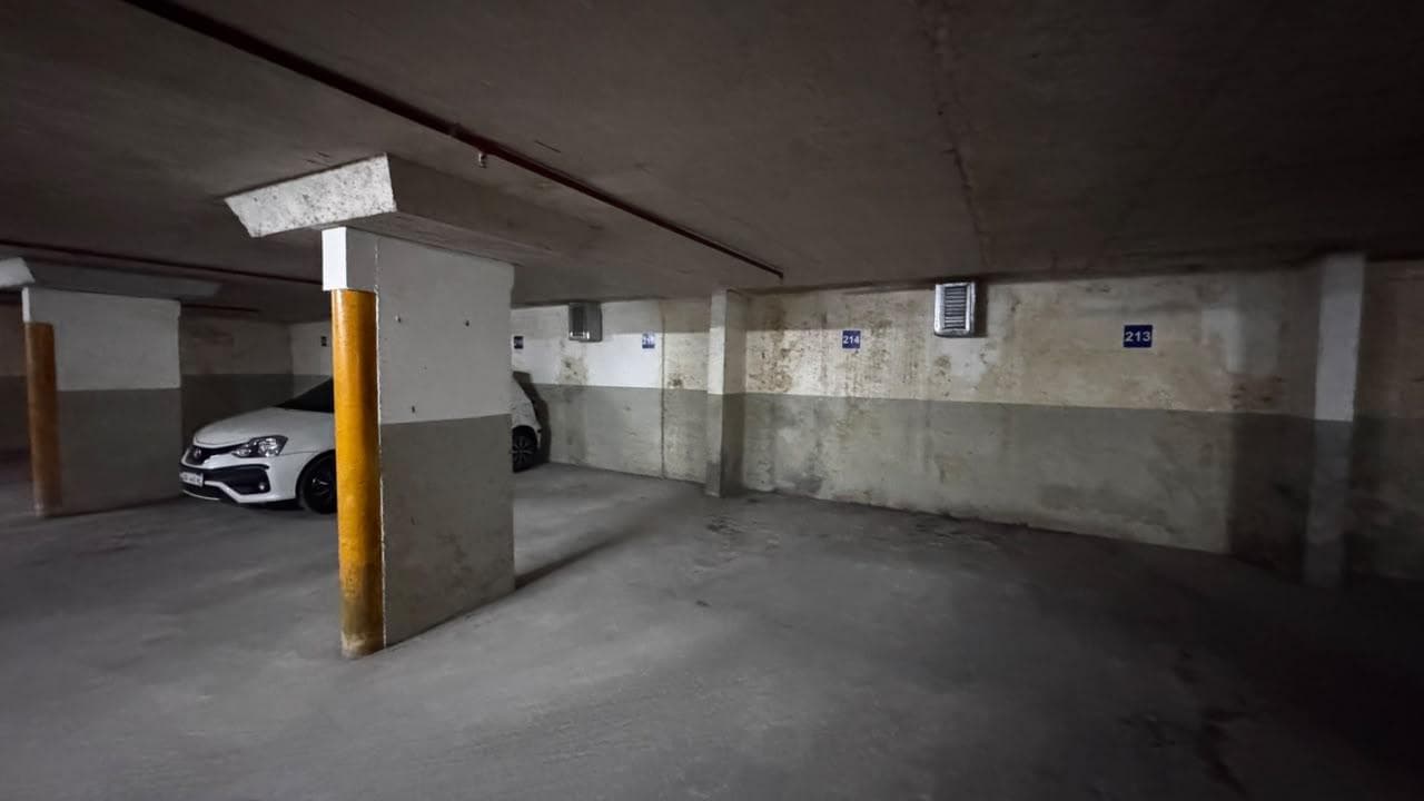 Parking Garage in Congreso