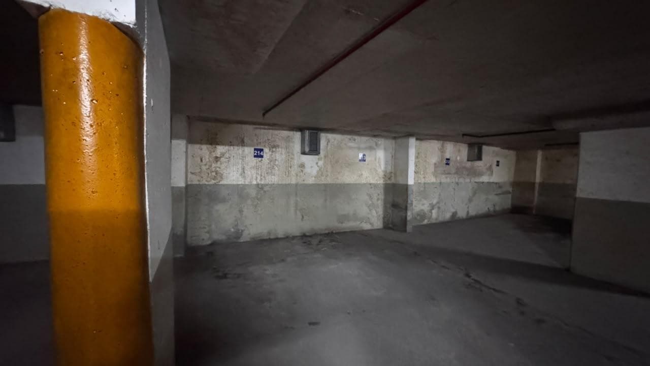 Parking Garage in Congreso