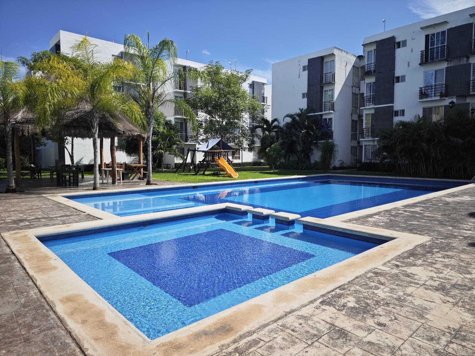 Departamento en Renta en Planta Baja en Palmas Turquesa, Playa del Carmen
