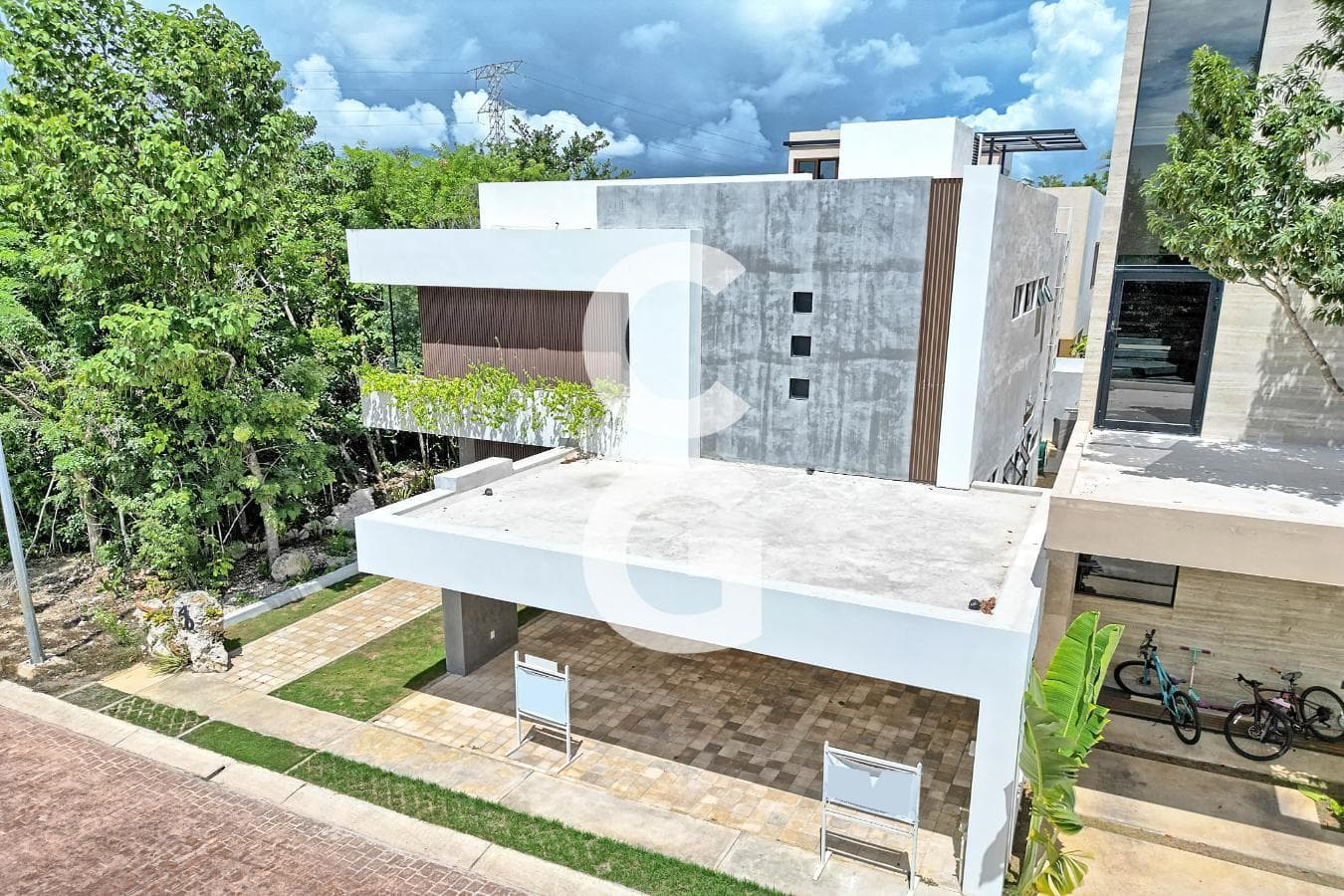 House for Sale in Cancún in the Vía Cumbres Residential Complex with 3 Bedrooms