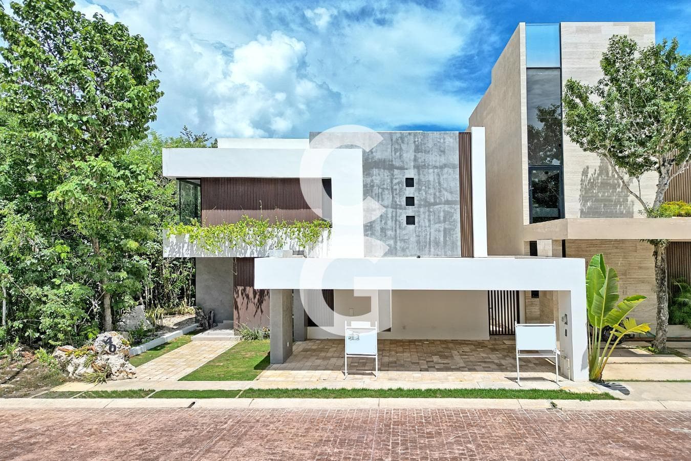 House for Sale in Cancún in the Vía Cumbres Residential Complex with 3 Bedrooms