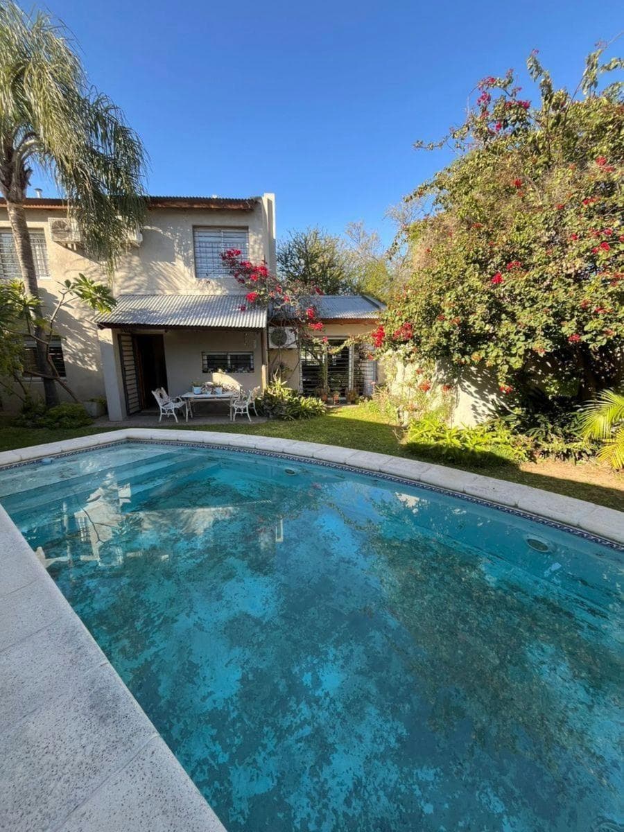 3-bedroom house with a pool, barbecue area, and double garage | Alto Verde | Eligible for financing