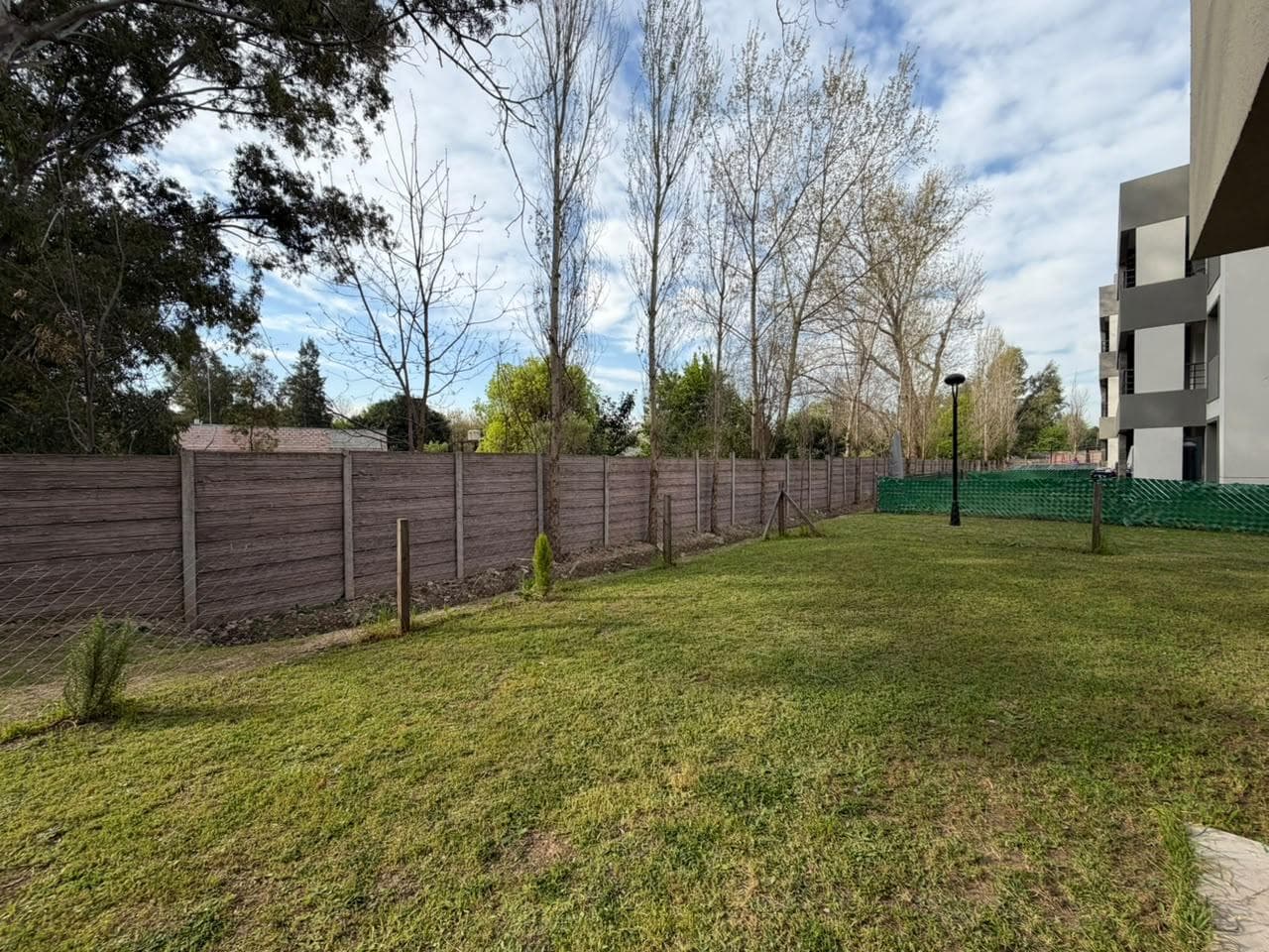 Beautiful 4-room apartment with a patio, grill, and full amenities for rent—North Zone
