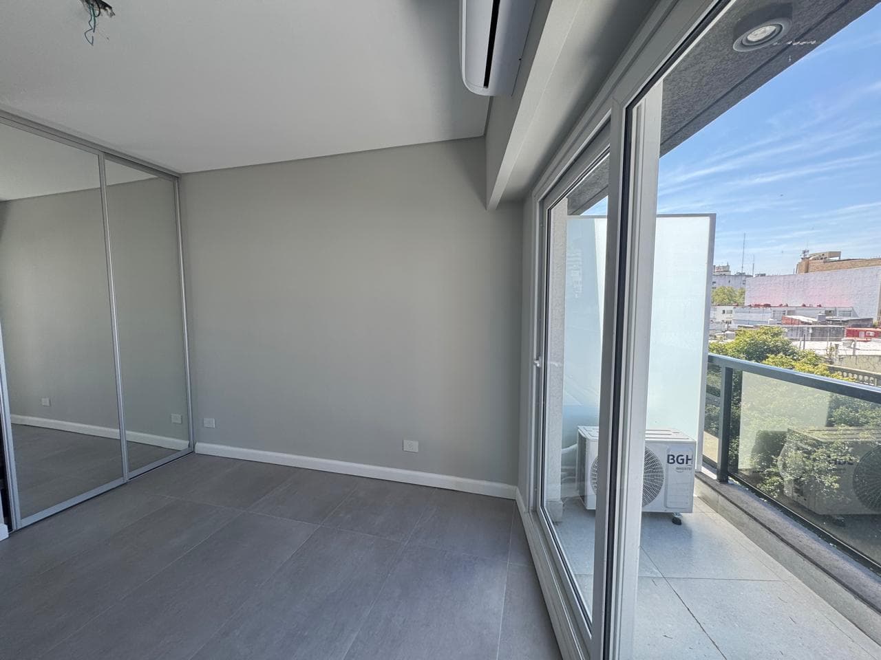 2-Room Apartment for Sale in Almagro