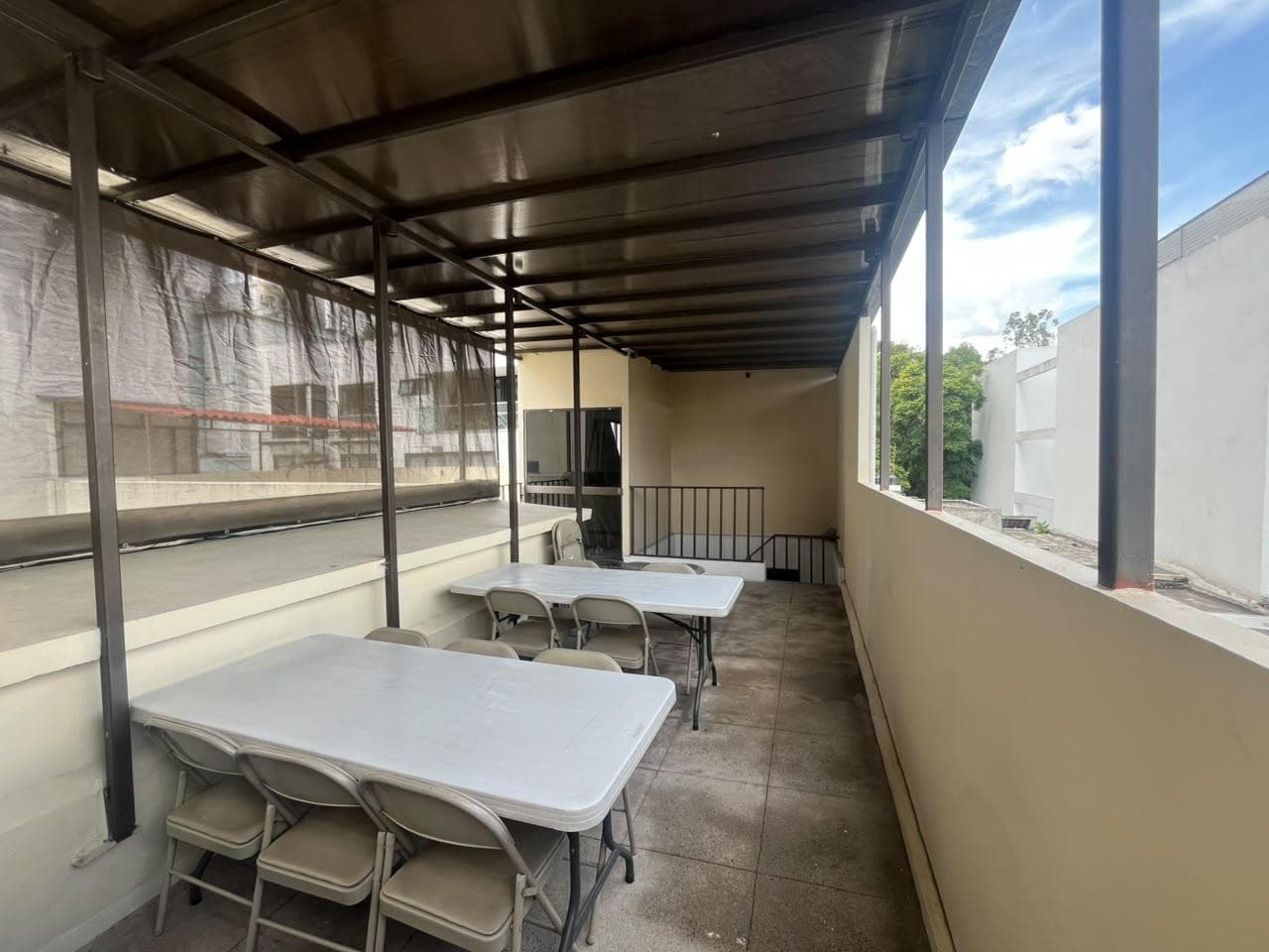Spacious 110 m² Ground-Floor Office for Rent on Del Valle Street