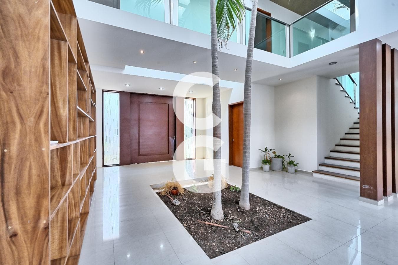 House for Sale in Cancún in the Villa Magna Residential Complex with a Pool and Garden