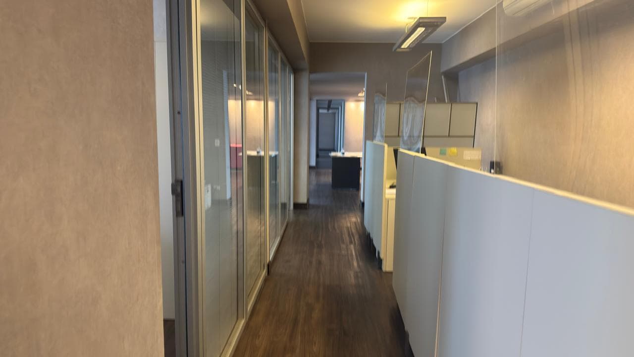 EXCEPTIONAL OFFICE IN THE QUARTIER