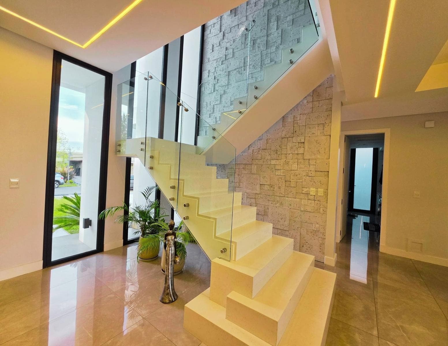 House by the River for Rent in the Albanueva Nautical Neighborhood