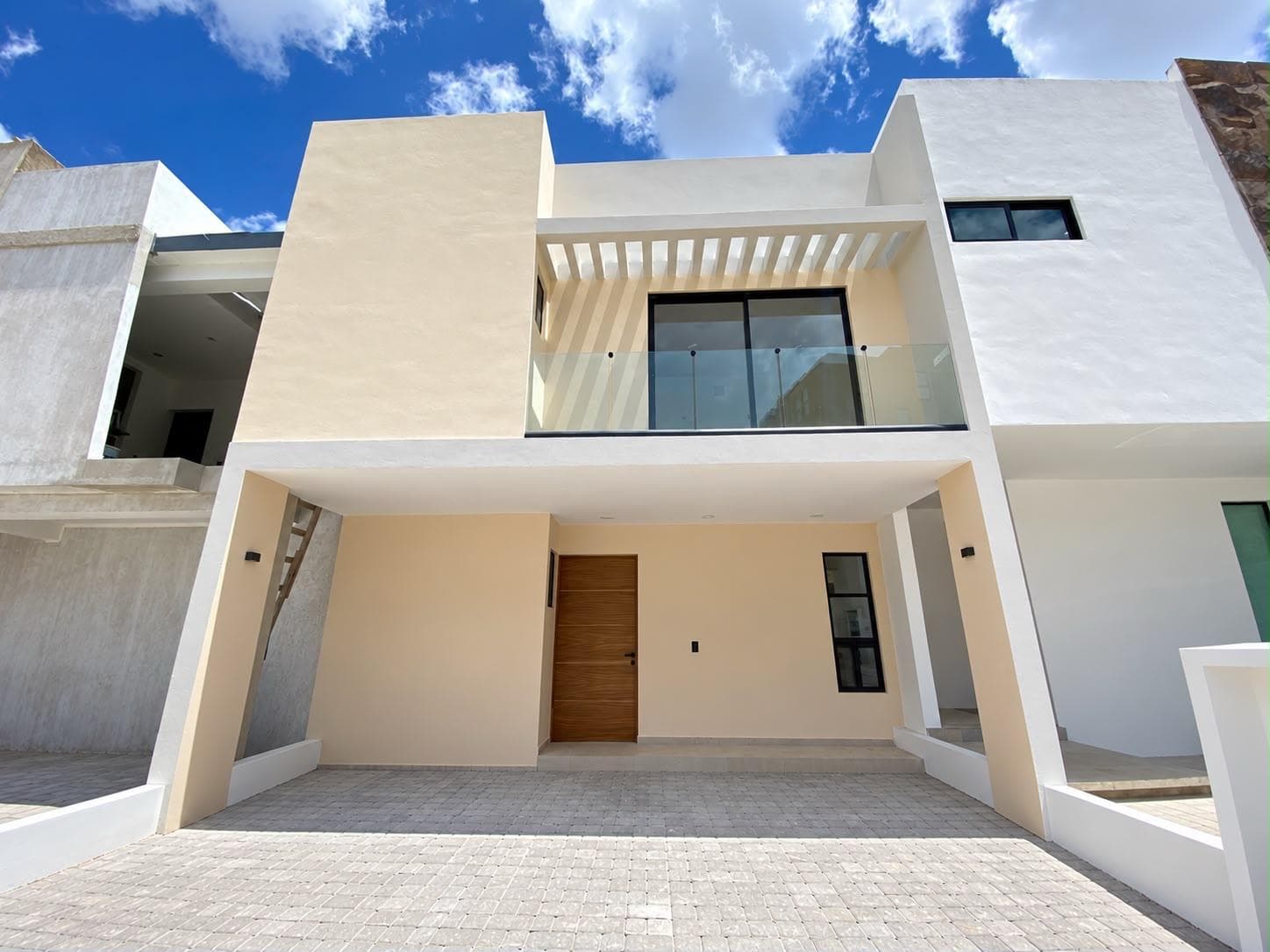 ARBOLADA RESIDENTIAL HOME