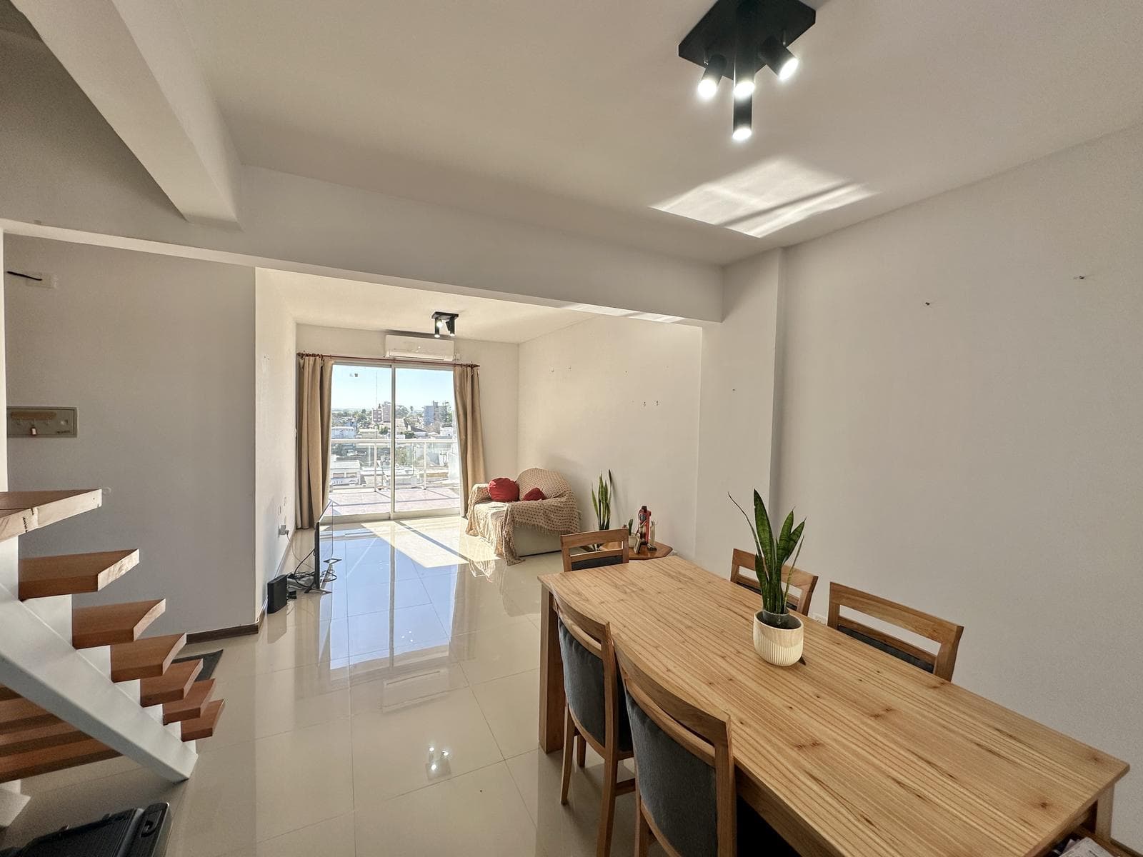 2-bedroom apartment for sale, all with en-suite bathrooms. Balcony/terrace. Downtown Zárate