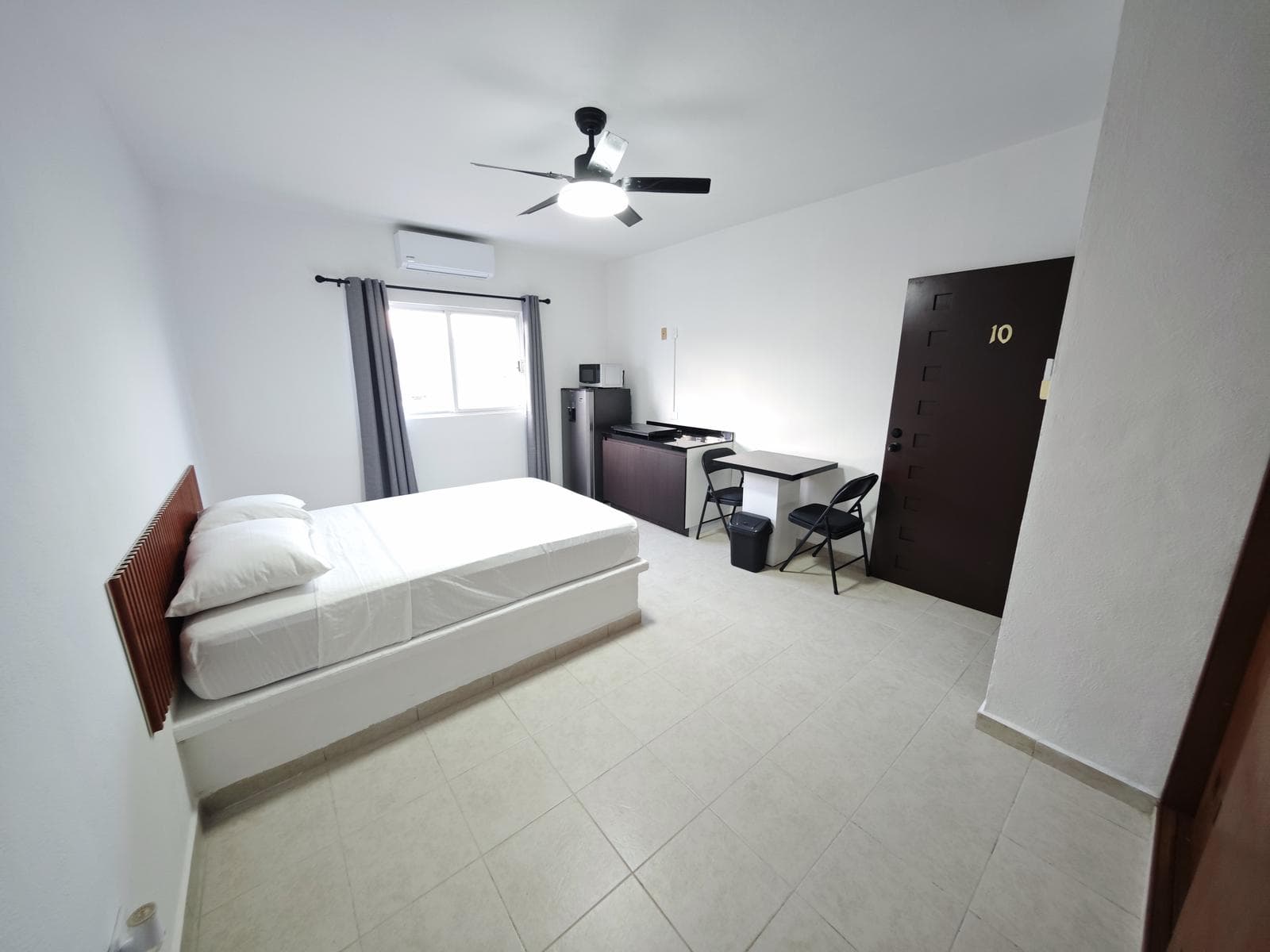 Cuarto 10/Estudio/Departamento, 1 Recámara, AMUEBLADO/EQUIPADO, Aire Acond, Calle 24, SM 96, Cancún