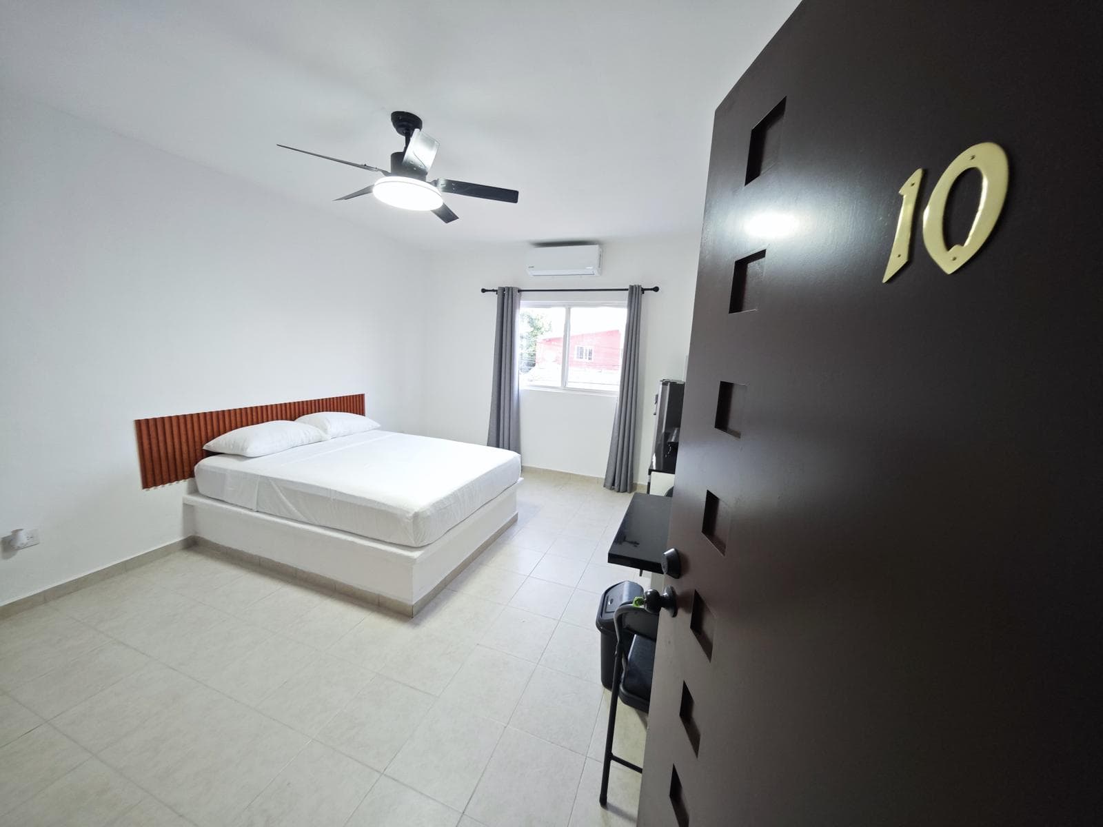 Cuarto 10/Estudio/Departamento, 1 Recámara, AMUEBLADO/EQUIPADO, Aire Acond, Calle 24, SM 96, Cancún