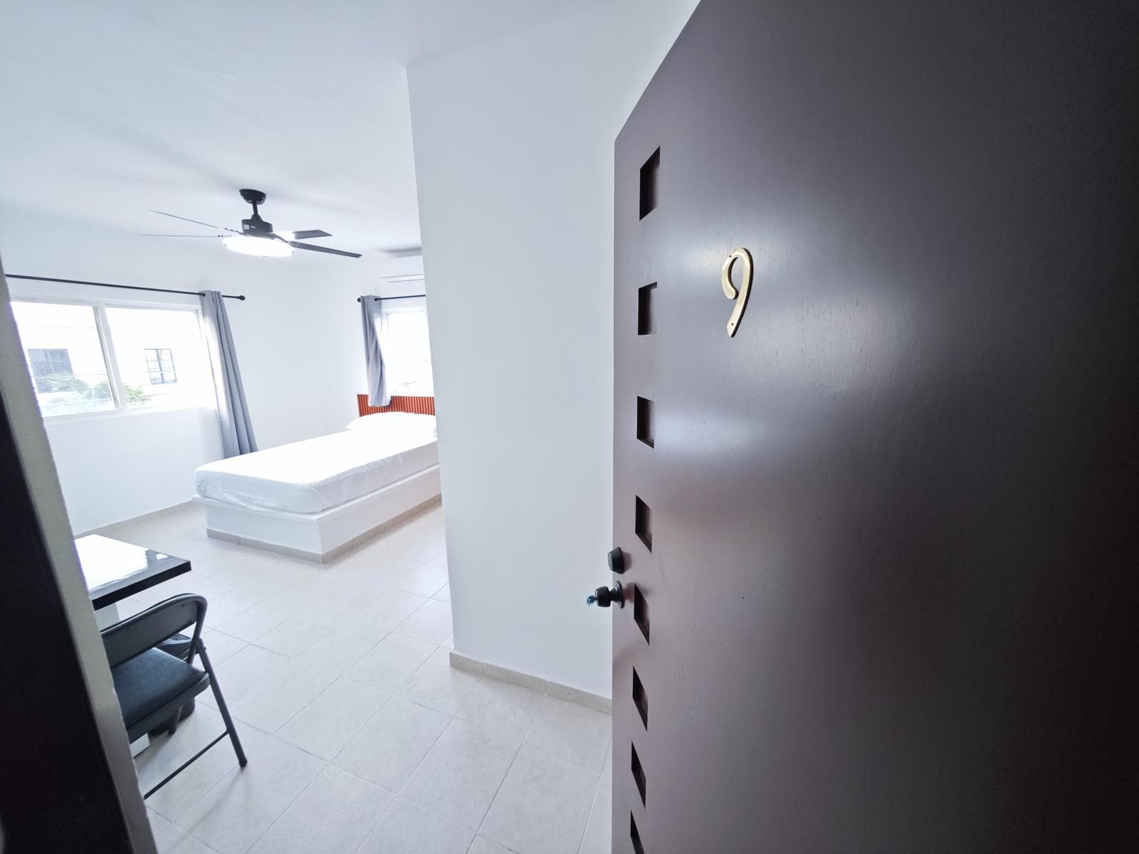 Cuarto 9/Estudio/Departamento, 1 Recámara, AMUEBLADO/EQUIPADO, Aire Acond, Calle 24, SM 96, Cancún