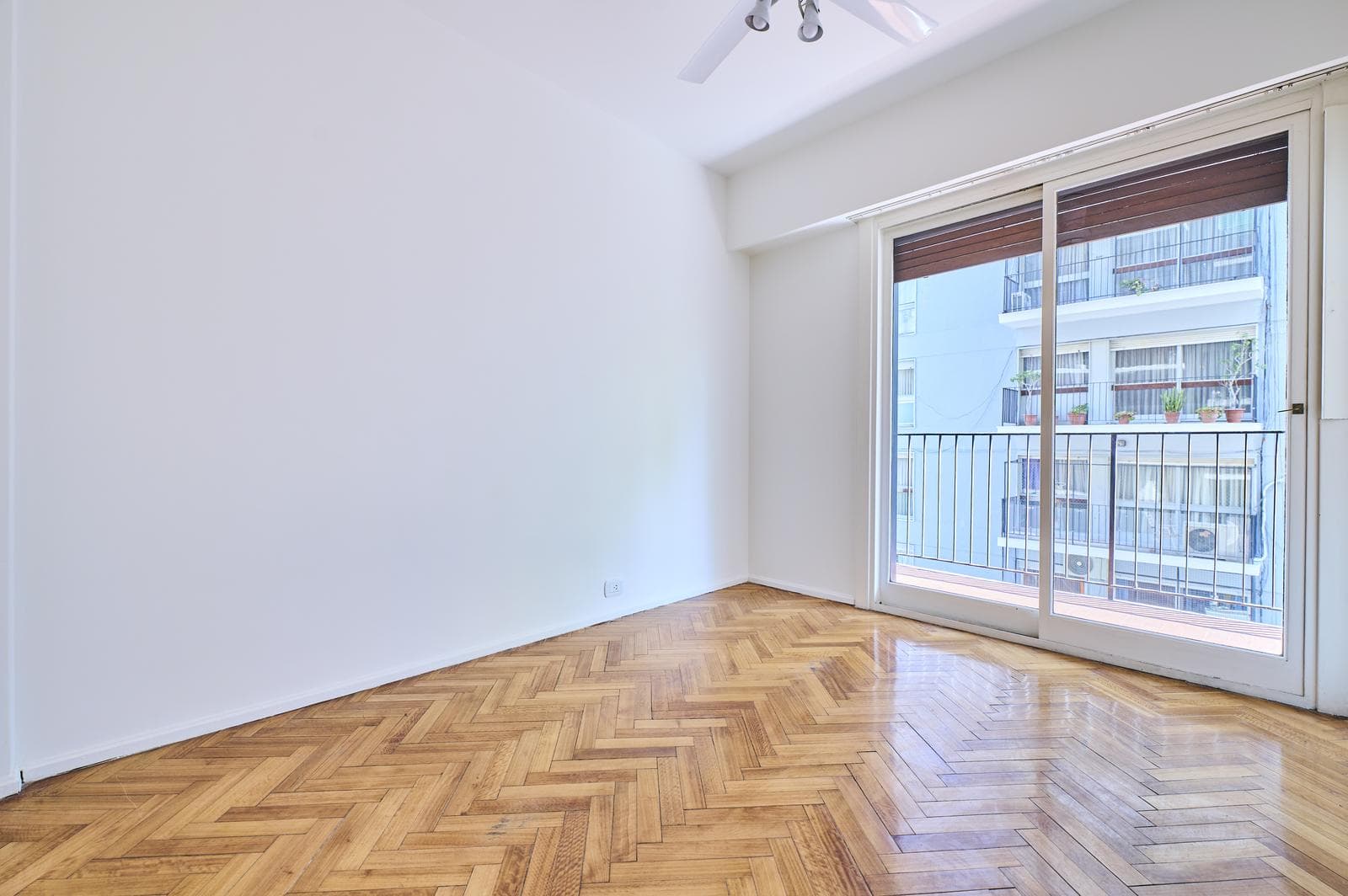 2-ROOM APARTMENT. RECOLETA. BRIGHT