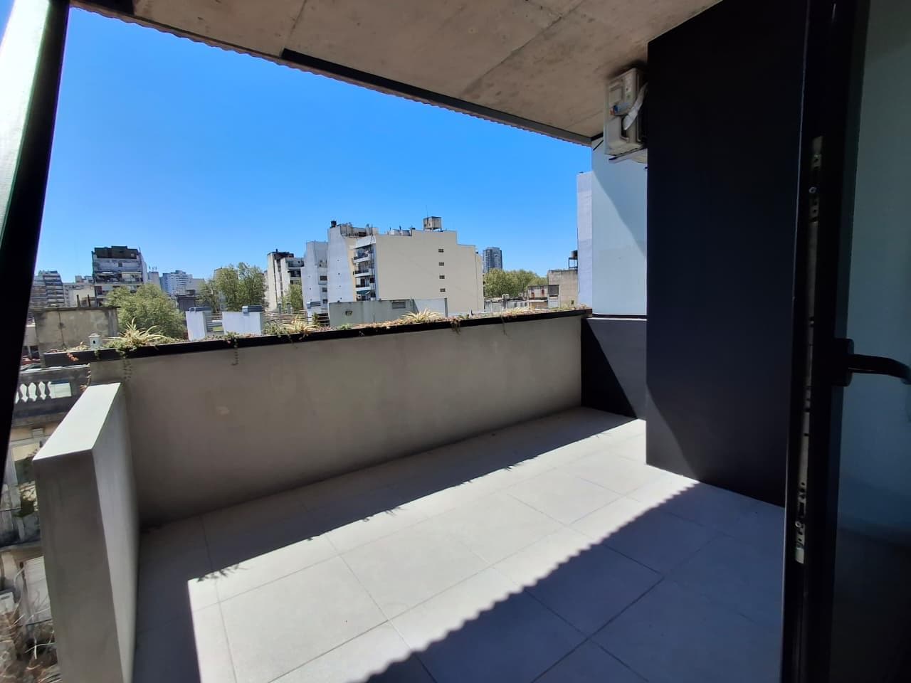Brand-new studio apartment for rent in Almagro