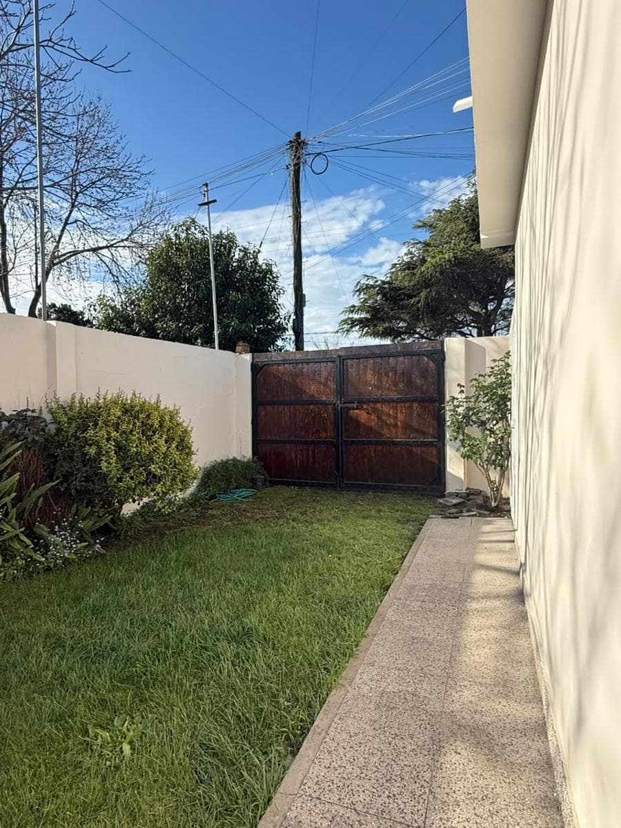 2-bedroom American-style house with a garage in the El Gaucho neighborhood of Mar del Plata