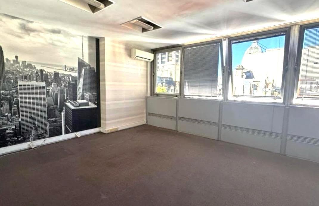 For Sale, Office, 12 Rooms, 4 Parking Spaces, Storage Room, 500 m² Total, Monserrat