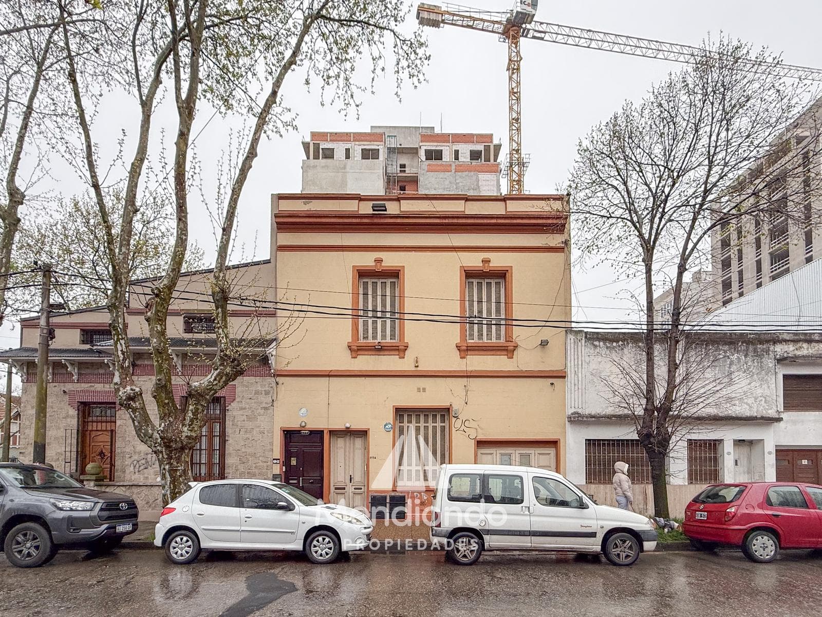 2 single-family homes in a complex totaling 286 m² in the Terminal area, Nueva Pompeya.