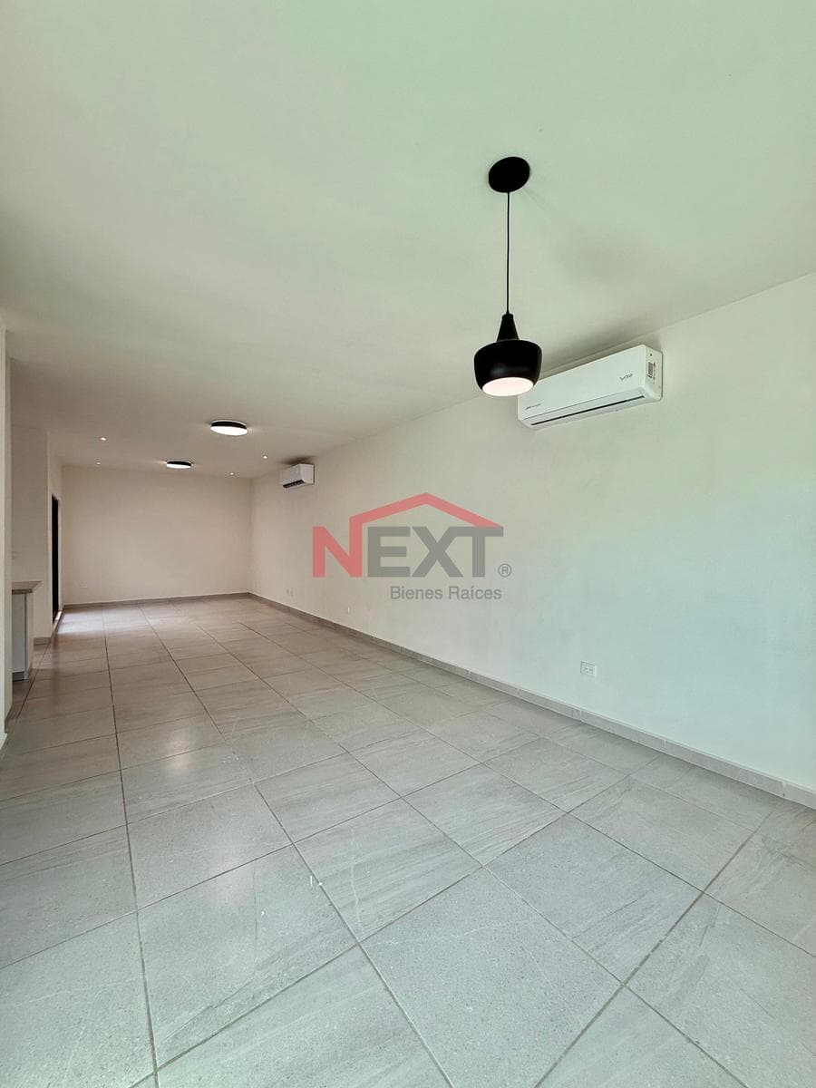 CASA EN RENTA EN MONTE CALABRIA