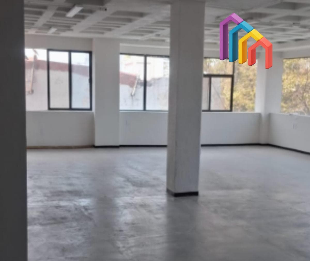 Spacious Corporate Office for Rent in Patriotismo