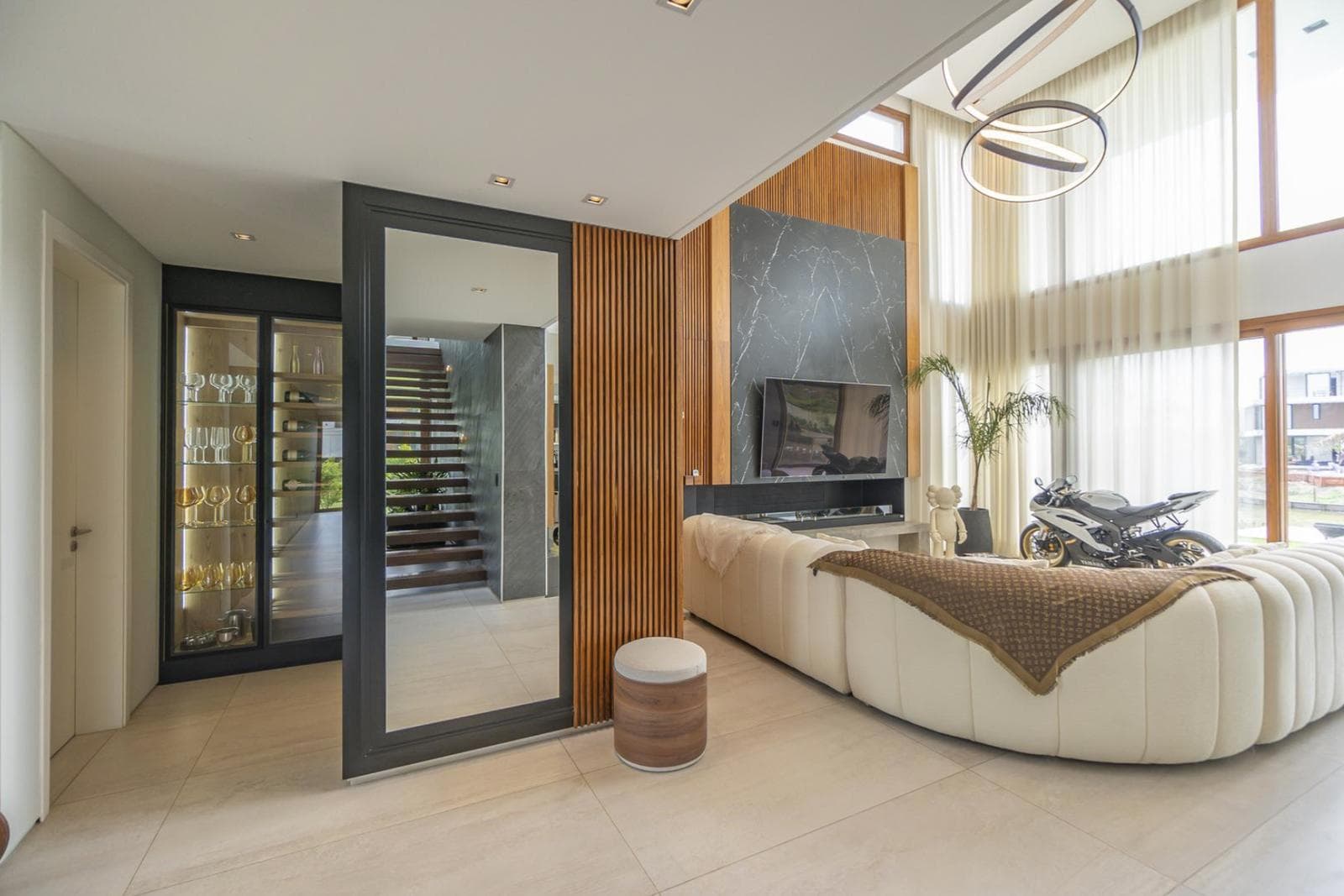 Modern House on the Water, 8 Rooms, 4–5 Bedrooms