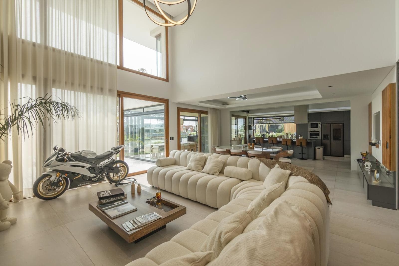 Modern House on the Water, 8 Rooms, 4–5 Bedrooms