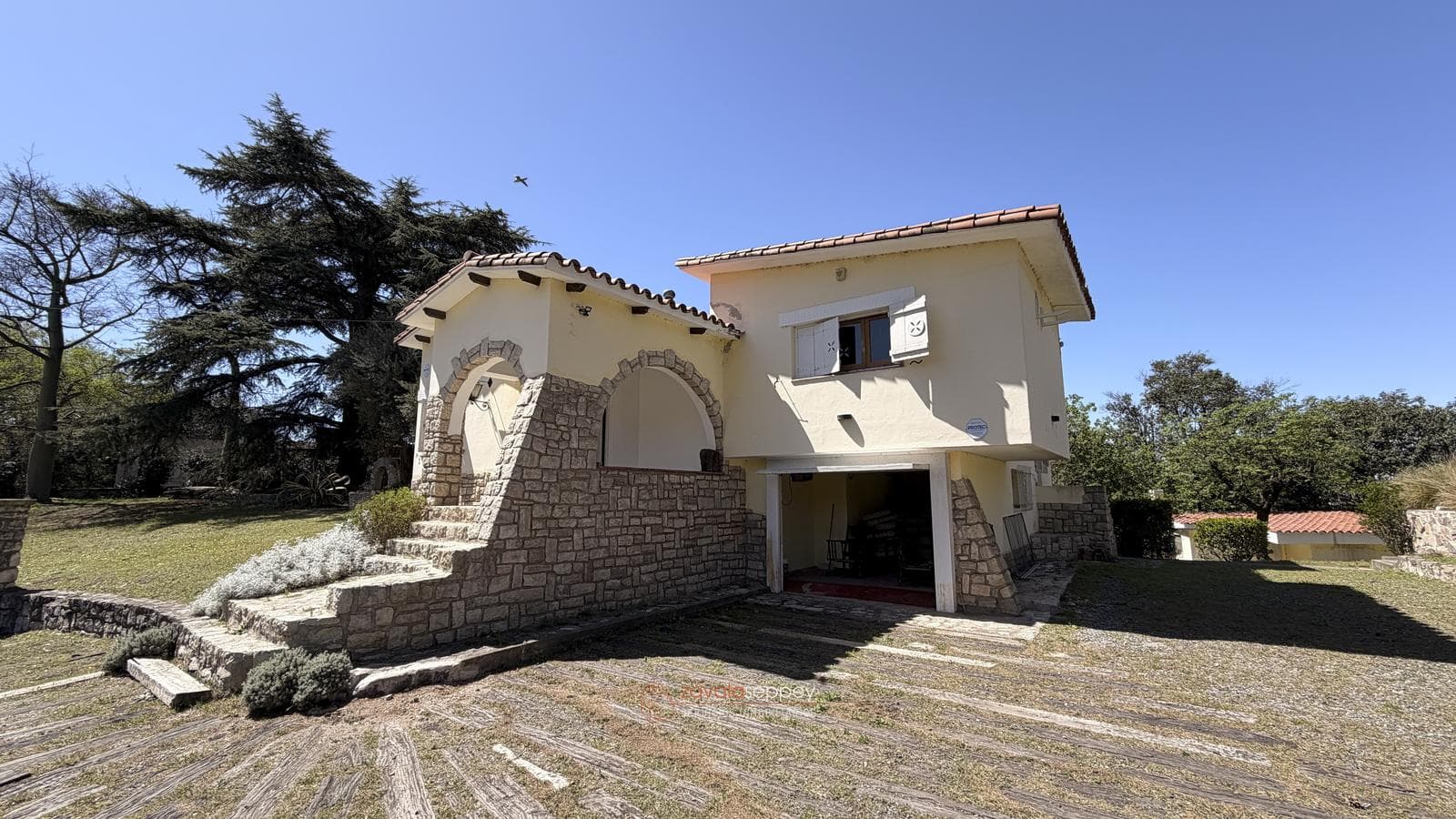 HERMOSA PROPIEDAD EN RIO CEBALLOS -1.700 M² - PILETA