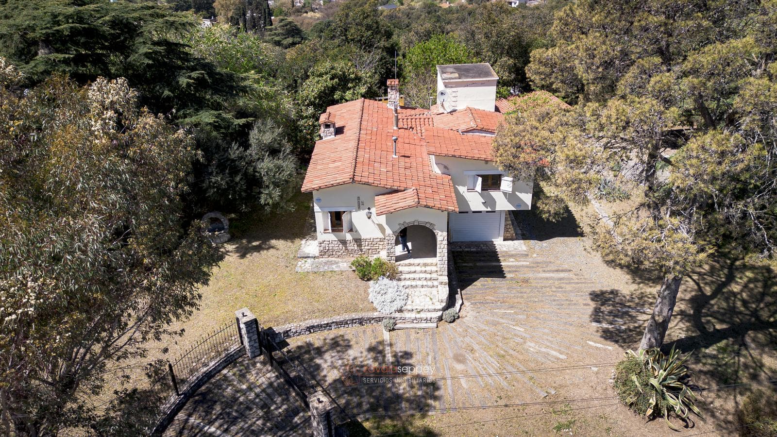 HERMOSA PROPIEDAD EN RIO CEBALLOS -1.700 M² - PILETA