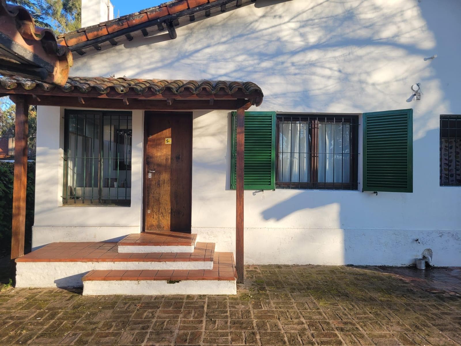House with Pool for Short-Term Rentals - Pardo 1800 - Bella Vista