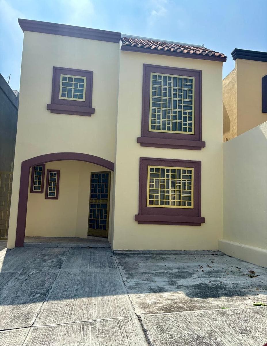 House FOR SALE IN GUADALUPE NEAR THE BBVA STADIUM