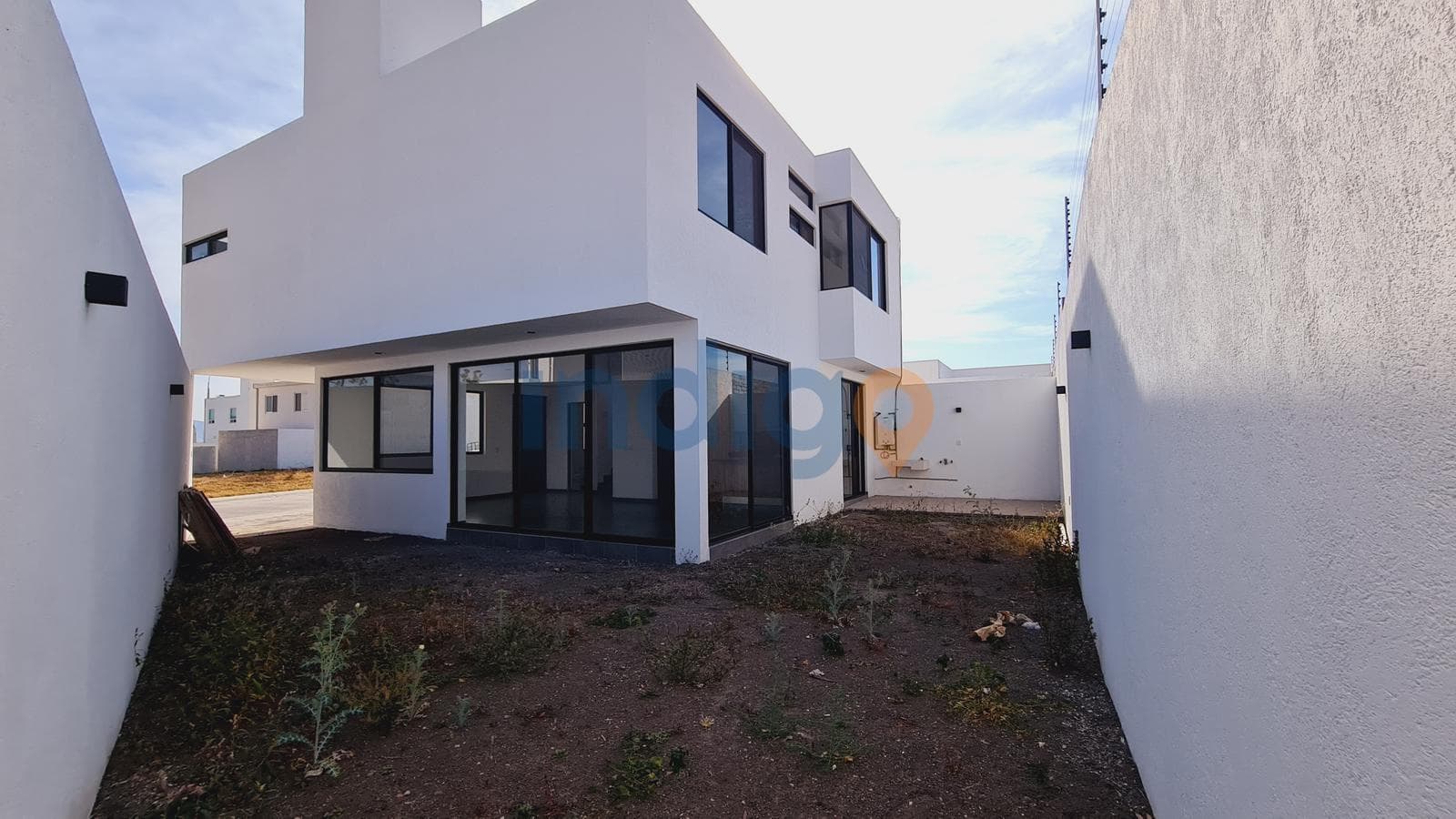 House for Sale in Ciudad Maderas in the Taray Royal Club Condominium