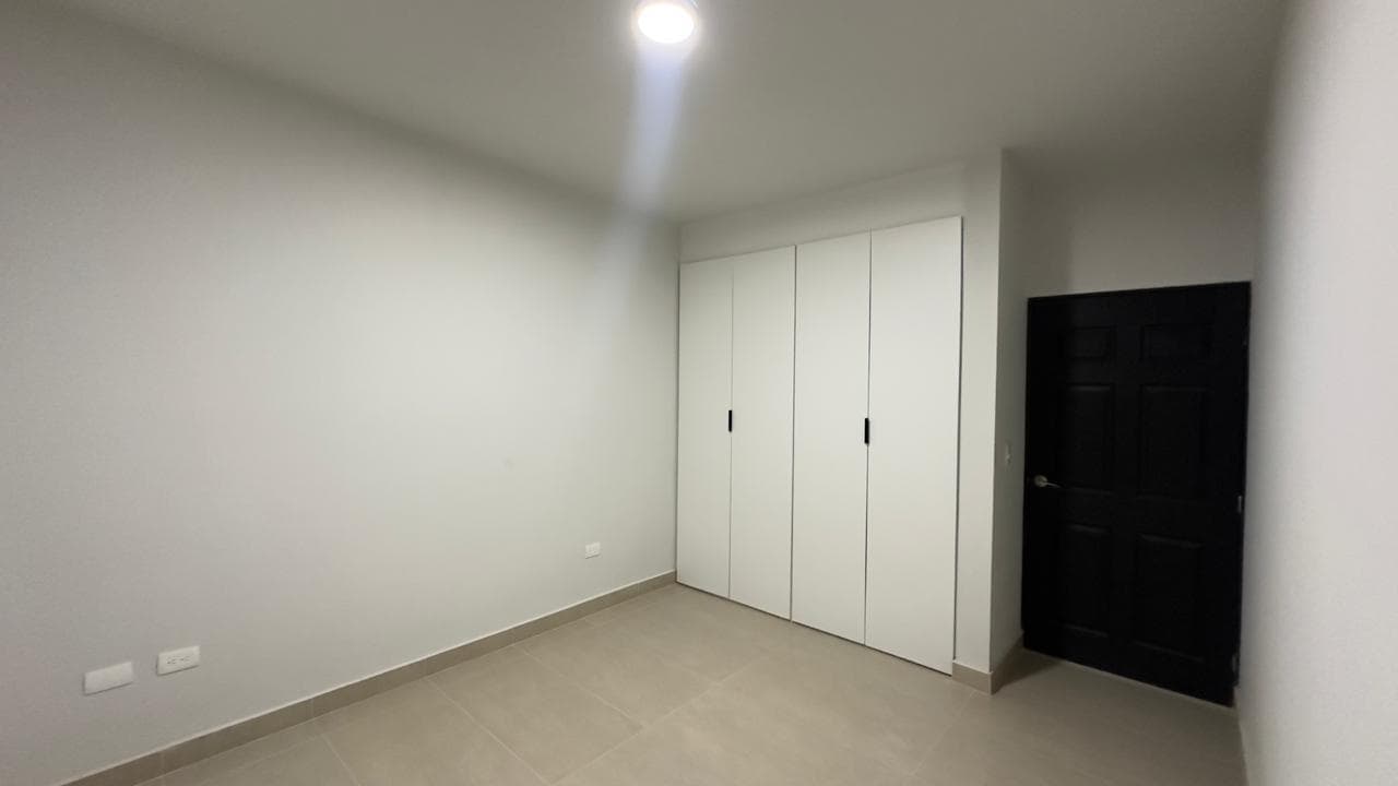 House for Rent in Alaria, Provenza District